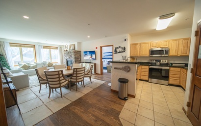 Gateway Lodge 5074 8