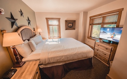 Red Hawk Lodge 2210 9