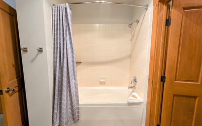 Expedition Station 8607 LIST 23