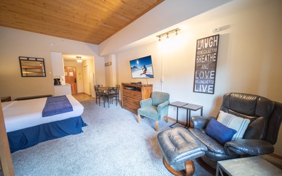 Gateway Lodge 5002 5