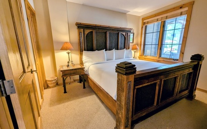 Dakota Lodge 8450 16