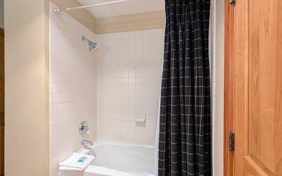 Dakota Lodge 8456 16