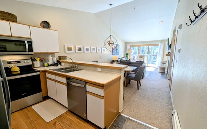 Cinnamon Ridge D323 8