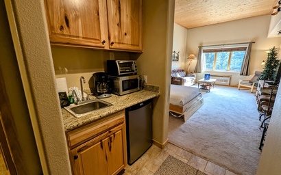 Gateway Lodge 5062 3