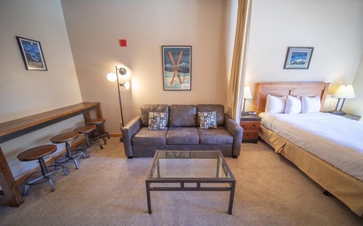 Gateway Lodge 5054 9