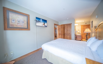 Red Hawk Lodge 2281 21