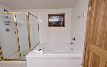 Gateway Lodge 5030 14