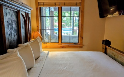 Dakota Lodge 8450 17