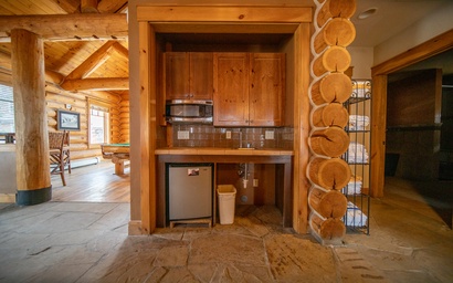 Wolf Rock Home 82 71