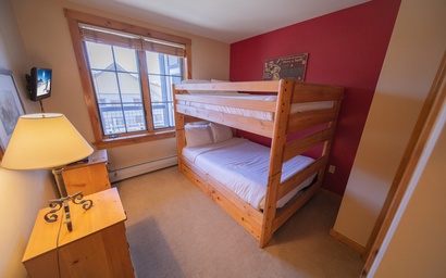 Dakota Lodge 8518 18