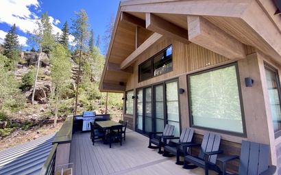 Wolf Rock Home 82 56