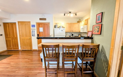 Gateway Lodge 5030 7