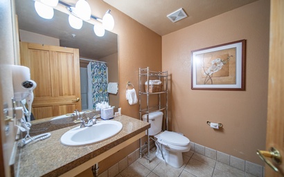 Gateway Lodge 5027 8