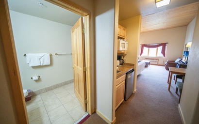 Gateway Lodge 5057 5