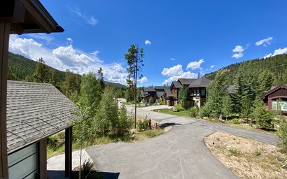 Wolf Rock Home 82 59