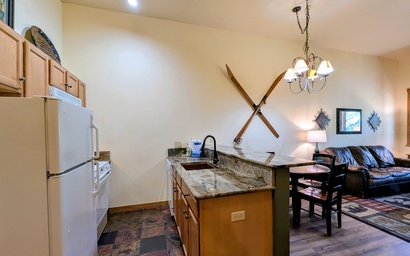 Arapahoe Lodge 8105 14
