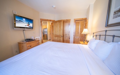 Dakota Lodge 8481 13