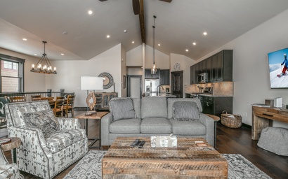 Alders 46 Outpost Dr 4