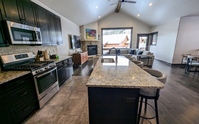 Alders 24 Outpost Dr 6