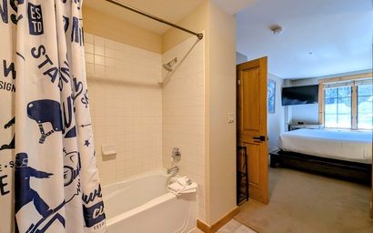 Dakota Lodge 8451 16