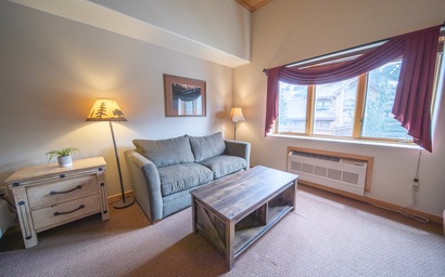 Gateway Lodge 5057 8