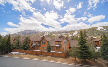 Gateway Lodge 5074 13