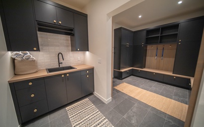 Wolf Rock Home 82 48