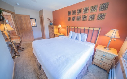 Expedition Station 8589 13