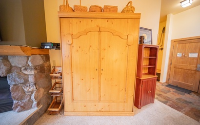 Arapahoe Lodge 8105 6