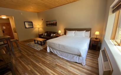 Gateway Lodge 5003 3