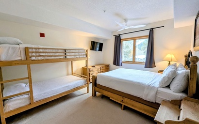 Gateway Lodge 5030 15