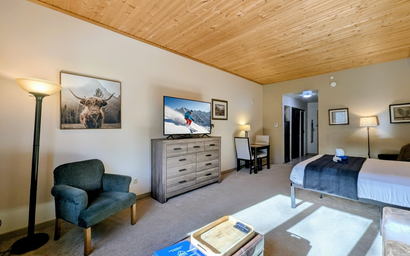 Gateway Lodge 5008 2