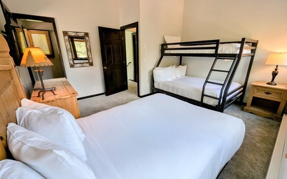 Tennis Townhomes 1323 27