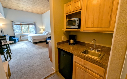 Gateway Lodge 5061 5