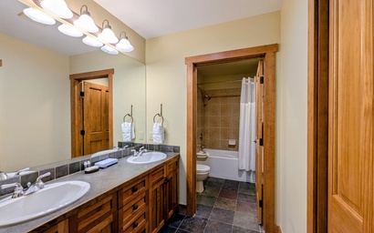 Red Hawk Lodge 2242 11