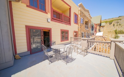 Expedition Station 8589 6