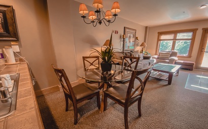 Red Hawk Lodge 2210 6