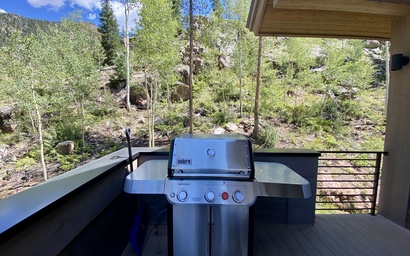 Wolf Rock Home 82 58