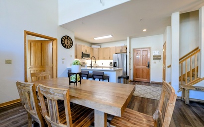 Gateway Lodge 5096 10