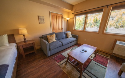 Gateway Lodge 5027 4