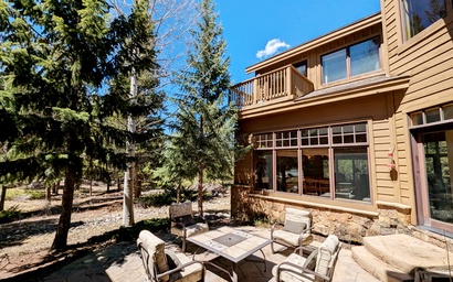 Last Lift Lodge 10