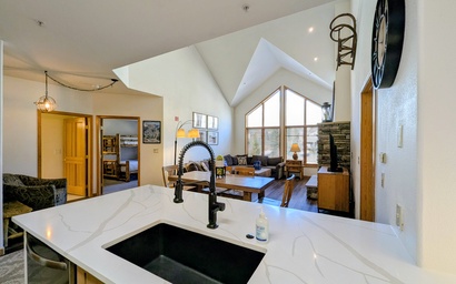 Gateway Lodge 5096 14