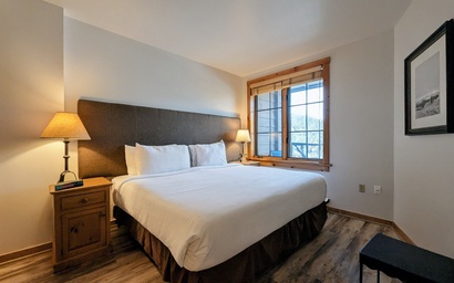 Dakota Lodge 8499 16