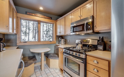 Cabin in the Pines 4 5