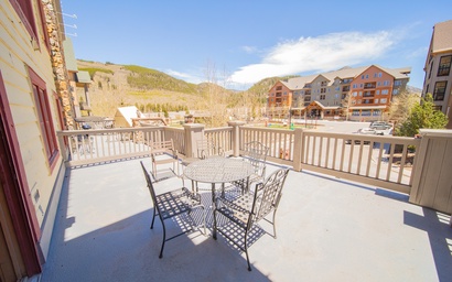 Expedition Station 8589 5