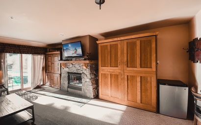 Red Hawk Lodge 2222 4