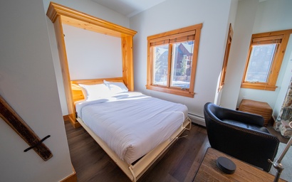 Expedition Station 8561 16