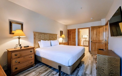 Dakota Lodge 8499 12