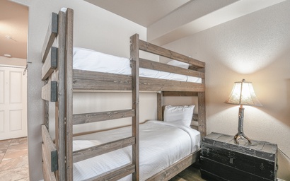 Gateway Lodge 5073 9