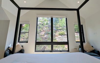 Wolf Rock Home 82 23